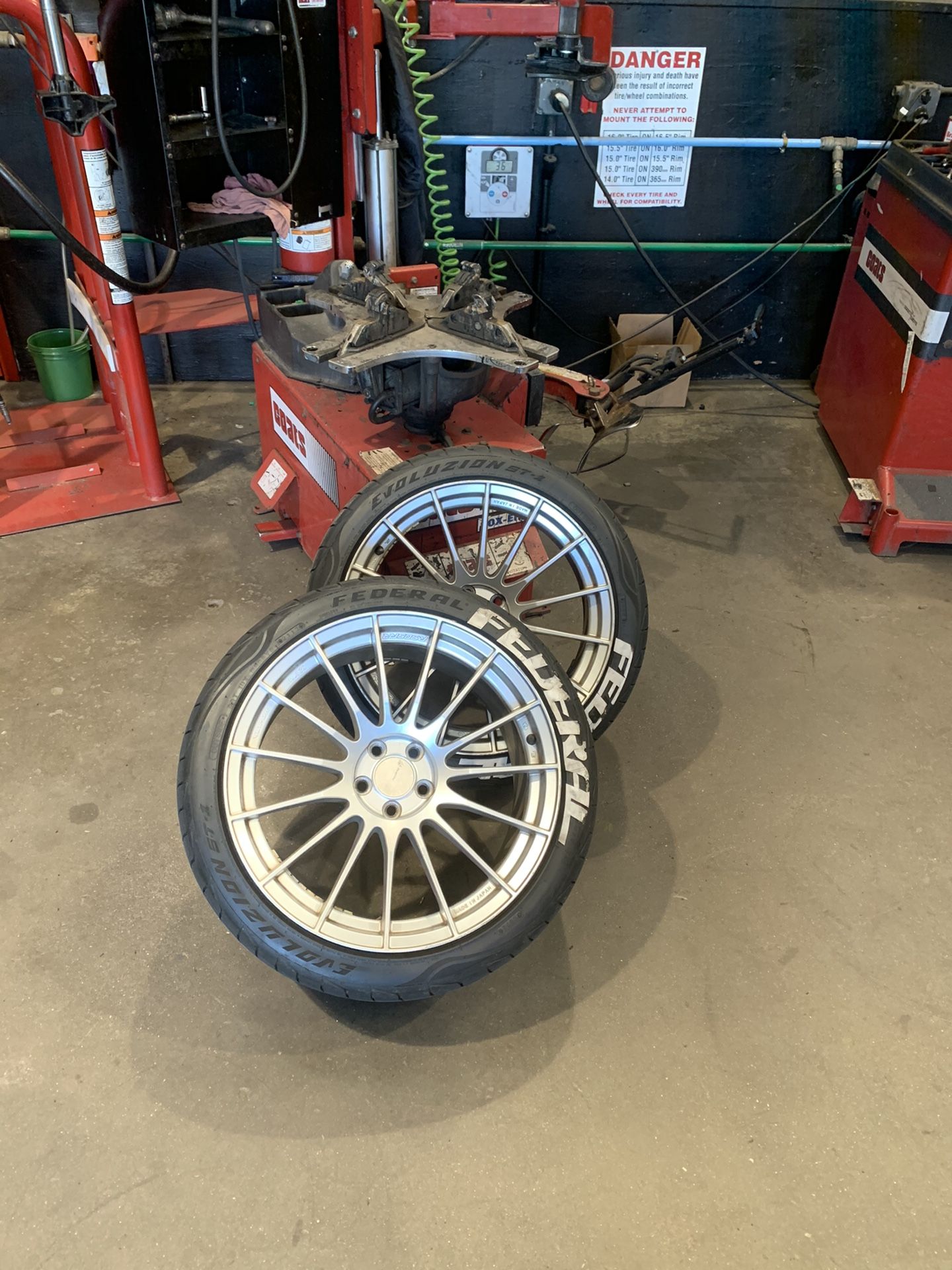 ENKEI RS05RR 18x9.5 +42 5x100