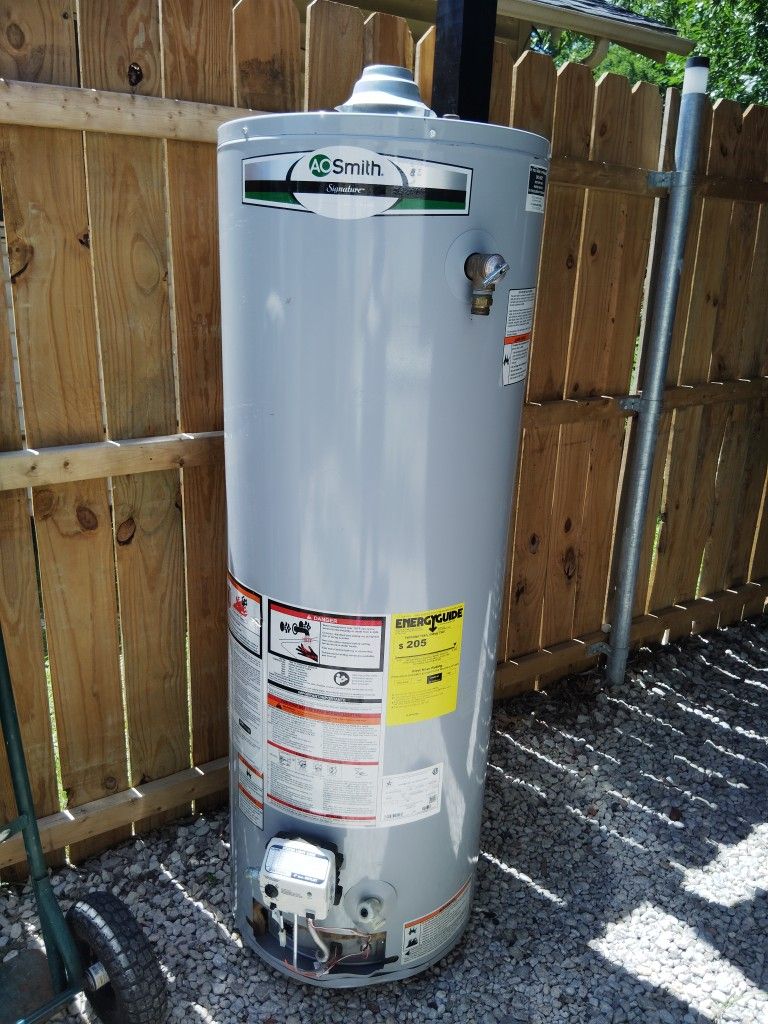 A.O.Smith 40 Gallon Natural Gas Water Heater. 2021 Model