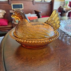 Vintage Indiana Glass Amber Gold Hen On Nest (HON)