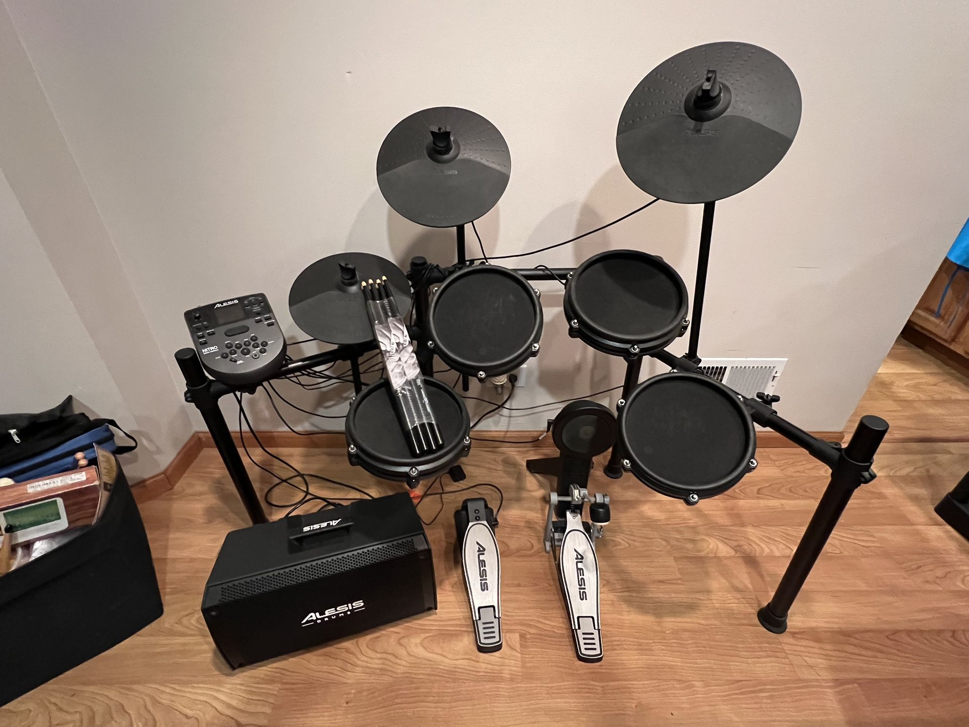 Full Electric Alesis Drum Set With Amplifier & Accessories 