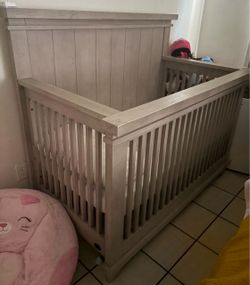 Wooden Baby Crib in Gray Wash Finish