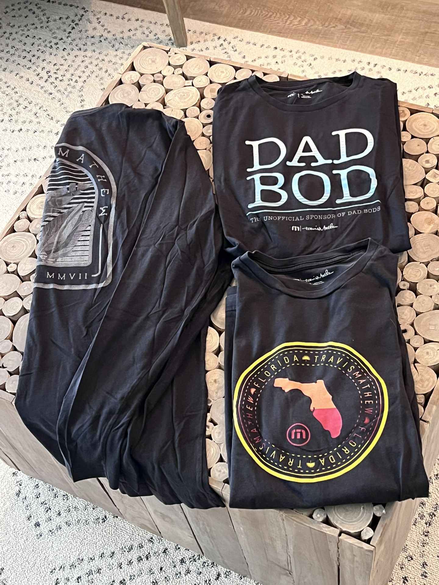 Men’s Travis Mathew t- Shirts Size large