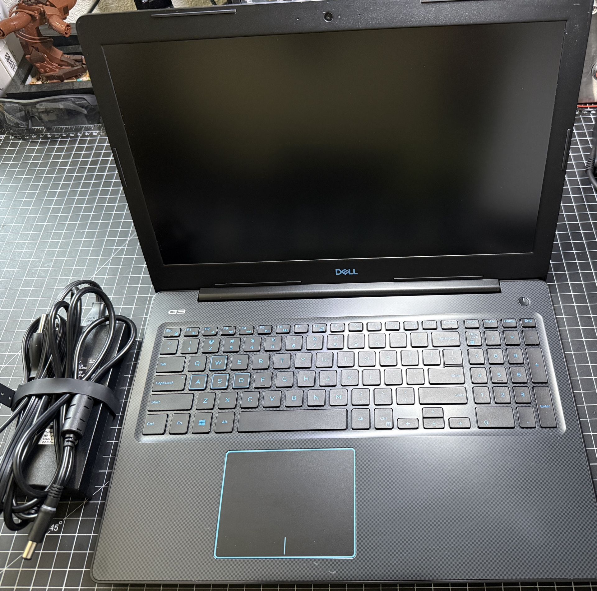 Dell G3 3579 Laptop i7-8750H, GTX 1050 Ti, 16 GB RAM, SSD + HDD