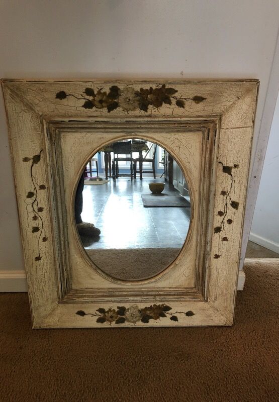 Country primitive style decorative mirror for Sale in Bethlehem, GA
