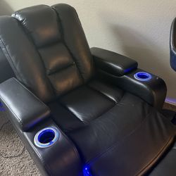 FIVE Maverick dual power Theater Chairs
