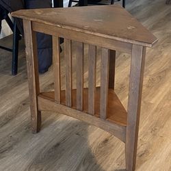Corner Table 