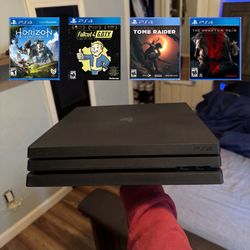 PS4 Pro + 4 Games