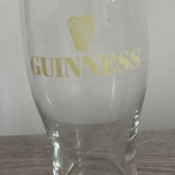 Set of 10 Guinness 1 Pint Gravity Glasses 