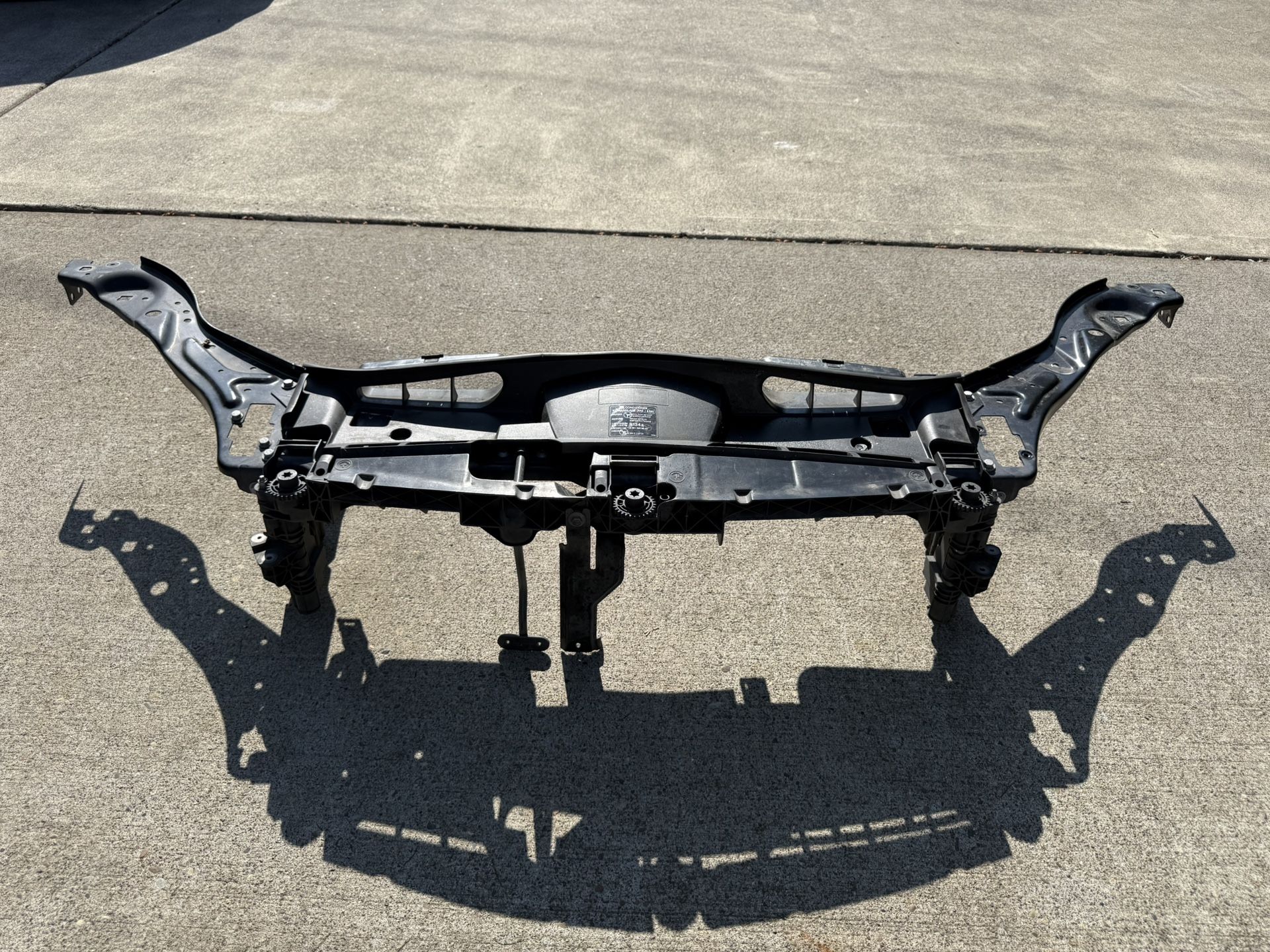 2014-2016 MERCEDES E CLASS SEDAN - FRONT RADIATOR SUPPORT OEM
