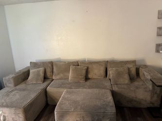Nice boneless sectional couch