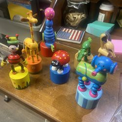 Vintage Wooden Push Thumb Class Collapsible British Toys