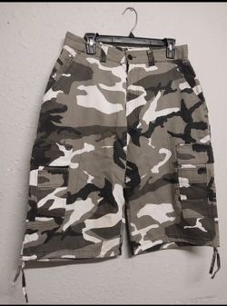 Men's   Size  32   Camouflage  Cargo  Shorts