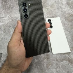 Samsung Z Fold 6 - 512Gb - FACTORY UNLOCKED 