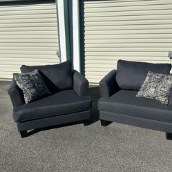 2 Blue ottoman chairs