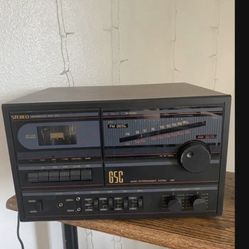 Vintage 1980s GSC FM/AM Receiver and Cassette Recorder Stereo System