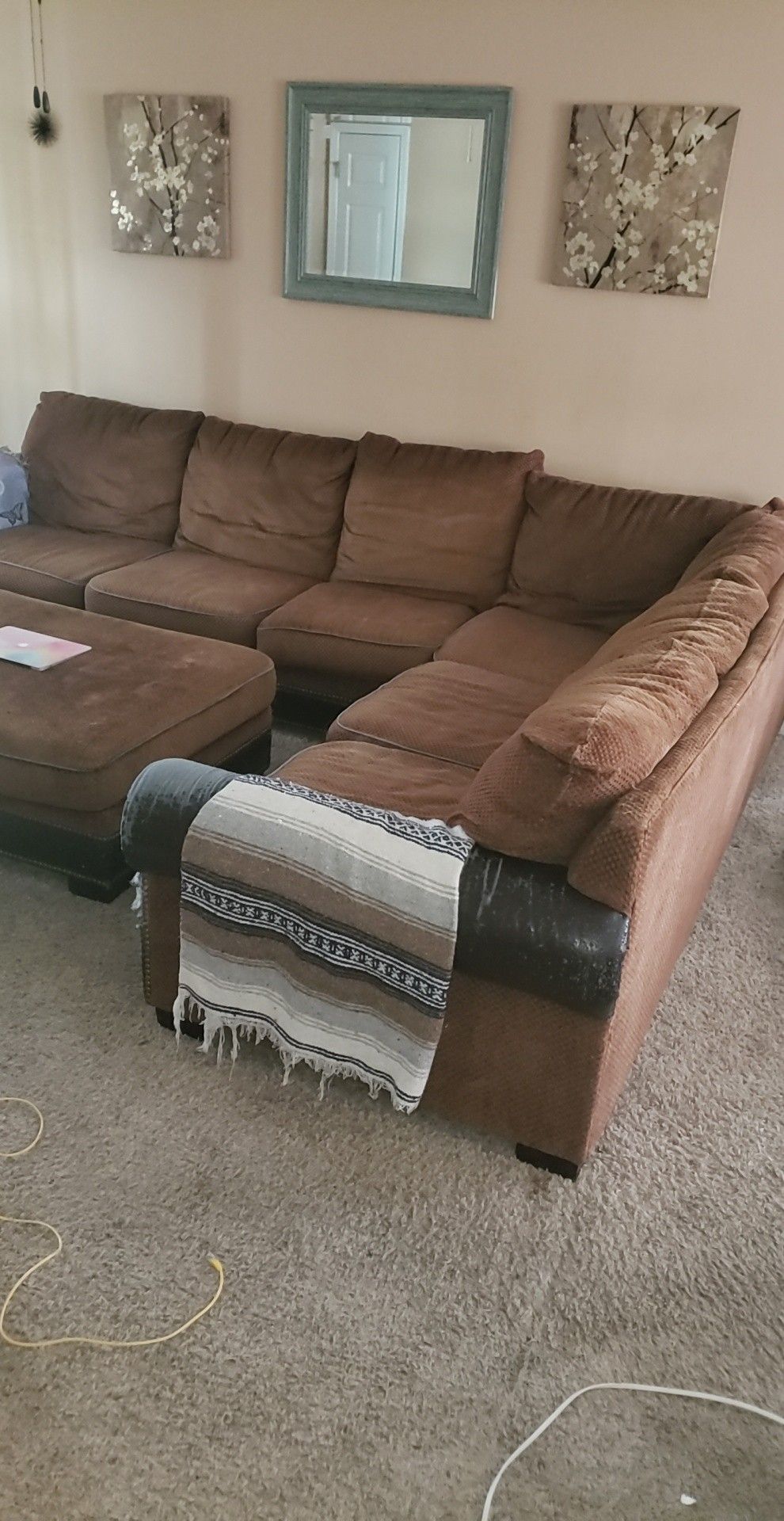 Comfortable Brown Sectional w Ottoman