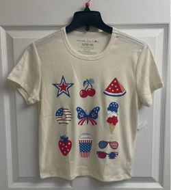 Brand new Juniors Americana symbols graphic tee size L