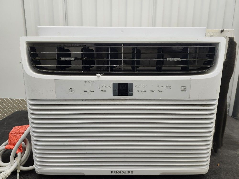 USED 12,000 BTU AC AIR CONDITIONER