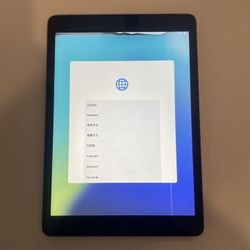 iPad 8 a2428 Cracked Screen (Unlocked)
