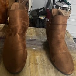 Size 6 1/2  Woman’s Boots 