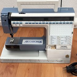 Husquvarna Viking Sewing Machine/ No Foot pedal
