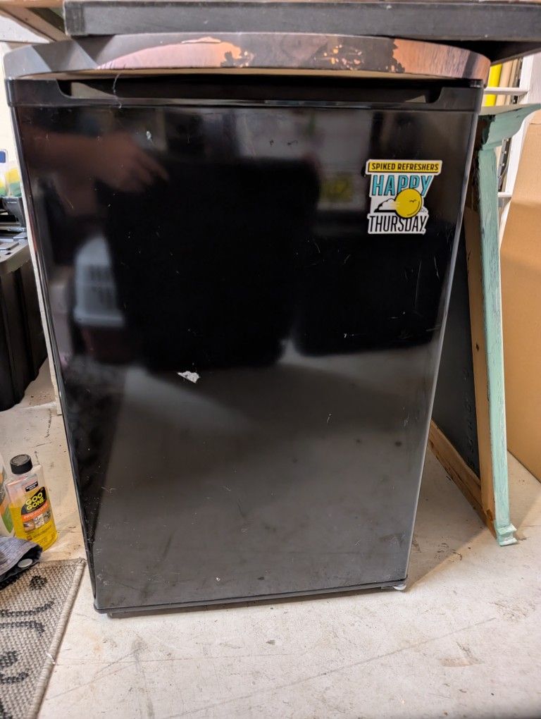 Mini Fridge 