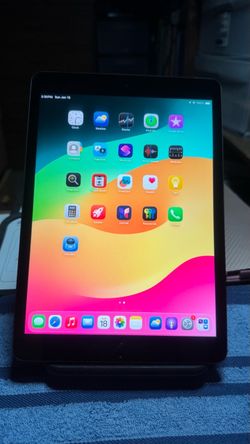 Space Gray Apple iPad 9th Gen. 10.2Inch WiFi and Cellular