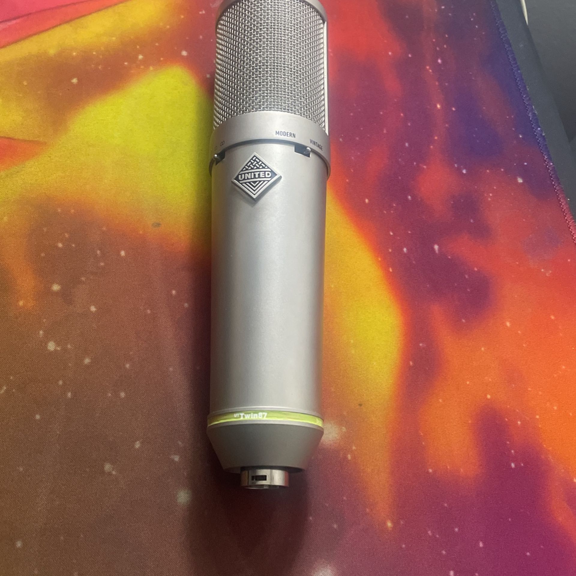 Microphone -UT Twin 87