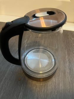 Electric kettle (black and copper)