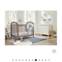 Beautiful Baby Crib NEW