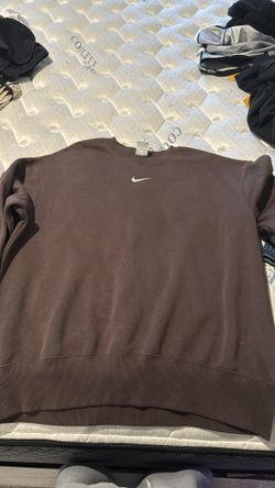 Nike crew neck woman’s size L
