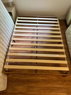 Queen size wood bed frame