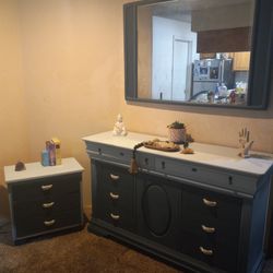 Newly Refurbished Dresser With Mirror And Nightstands