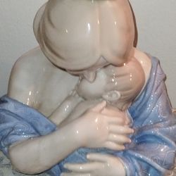 Mother And Child Sculpture