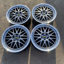 BBS LM Rim Style Black Wheels 18in 8.J +40 (5X112)