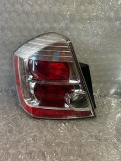2010 2011 2012 Nissan Sentra tail light left side