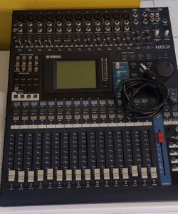 YAMAHA MIXER 01V96 DIGITAL