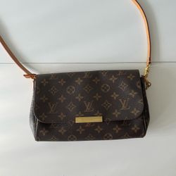 LOUIS VUITTON FAVORITE MM SIZE