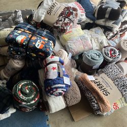 Robes, Blanket Throws, Sherpa Hoodies New 