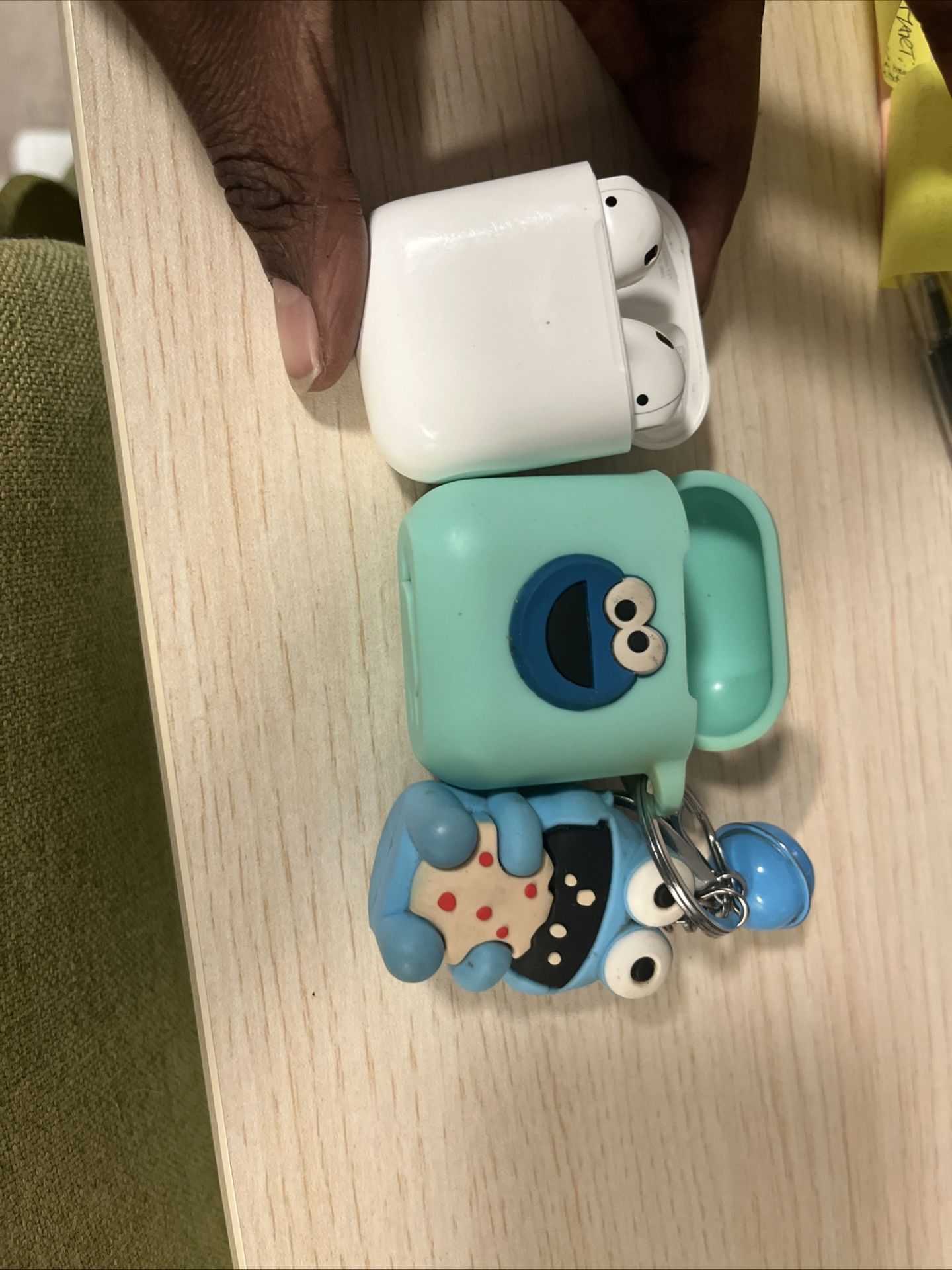 Wireless Earbuds w/ Charging Case – Great Sound, Clean Condition