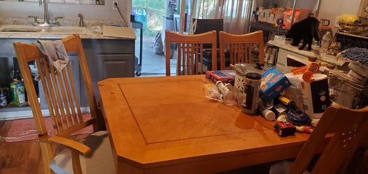 Table & Chairs