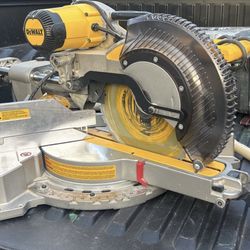Dewalt Saw