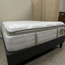 Colchón Doble limpio de 13” de grosor
