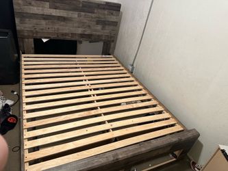 queen bed frame! With drawers!