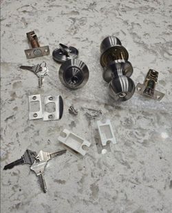 New Combo Door Lock In Brushed Nickel With 6 Keys
