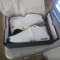 Jordans Men  Max Aura 6