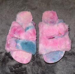Secret Treasures Women's Size 7 pink  Faux Fur Double Buckle Slide Slippers