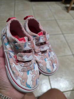Toddler slip ons sz8