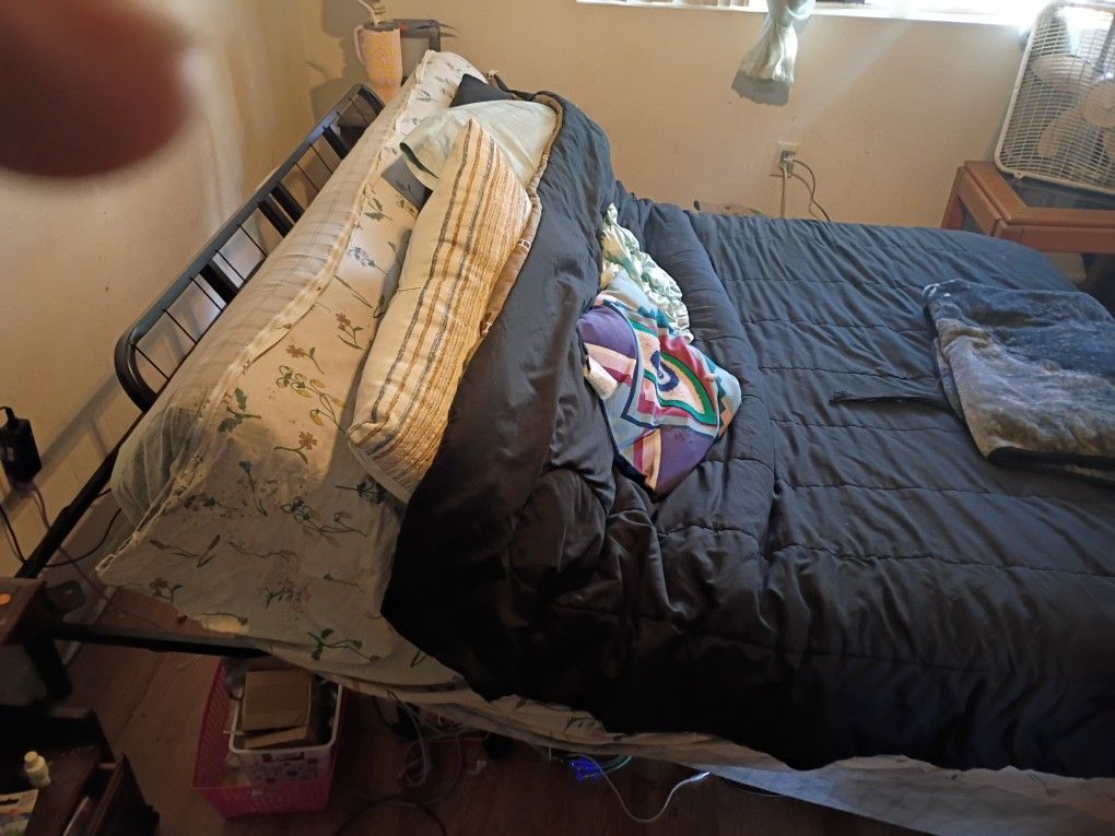 Queen Size Motion Bed