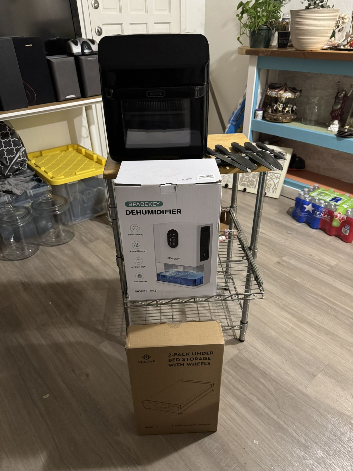 Air Fryer. Microwave Cart